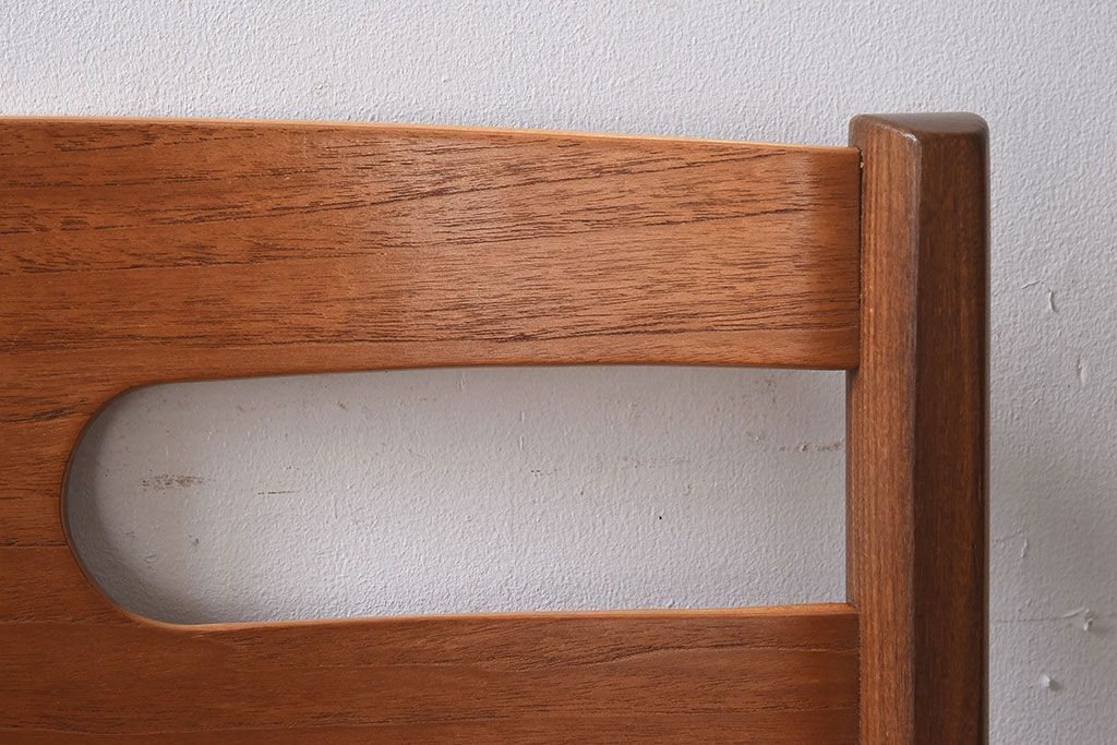 北欧家具　フィンランドASKO製 チーク材のナチュラルなダイニングチェア(クッション座面チェア)