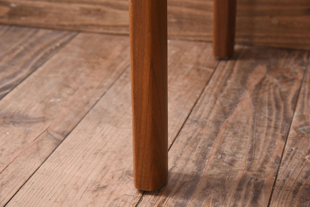 北欧家具　フィンランドASKO製 チーク材のナチュラルなダイニングチェア(クッション座面チェア)