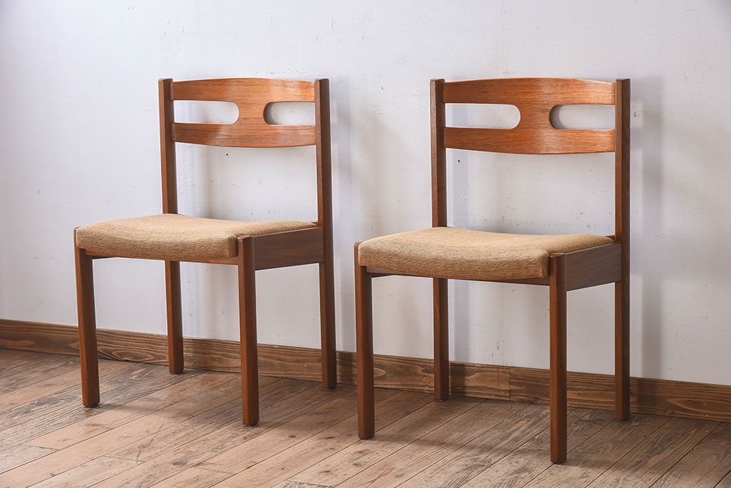 北欧家具　フィンランドASKO製 チーク材のナチュラルなダイニングチェア2脚セット(クッション座面チェア)