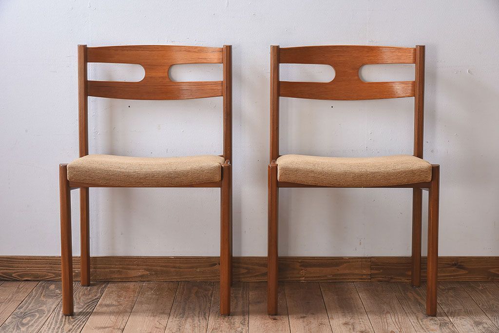 北欧家具　フィンランドASKO製 チーク材のナチュラルなダイニングチェア2脚セット(クッション座面チェア)