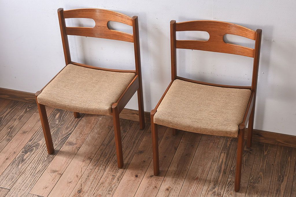 北欧家具　フィンランドASKO製 チーク材のナチュラルなダイニングチェア2脚セット(クッション座面チェア)