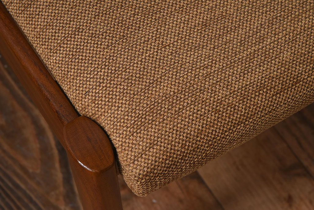 北欧家具　フィンランドASKO製 チーク材のナチュラルなダイニングチェア2脚セット(クッション座面チェア)