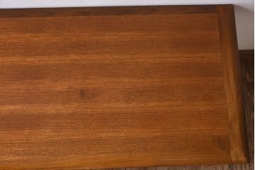 ヴィンテージ家具　北欧ビンテージ　G-PLAN(ジープラン)　チーク材　洗練されたデザインがおしゃれなネストテーブル(1)