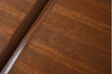 ヴィンテージ家具　北欧ビンテージ　G-PLAN(ジープラン)　チーク材　洗練されたデザインがおしゃれなネストテーブル(1)