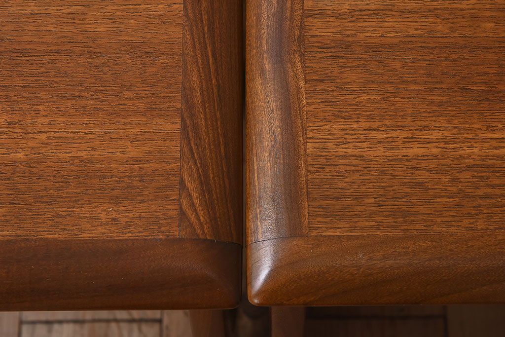 ヴィンテージ家具　北欧ビンテージ　G-PLAN(ジープラン)　チーク材　洗練されたデザインがおしゃれなネストテーブル(1)