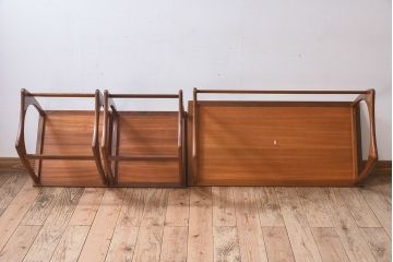 ヴィンテージ家具　北欧ビンテージ　G-PLAN(ジープラン)　チーク材　洗練されたデザインがおしゃれなネストテーブル(1)