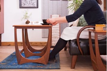 ヴィンテージ家具　北欧ビンテージ　G-PLAN(ジープラン)　チーク材　洗練されたデザインがおしゃれなネストテーブル(2)