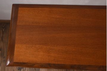 ヴィンテージ家具　北欧ビンテージ　G-PLAN(ジープラン)　チーク材　洗練されたデザインがおしゃれなネストテーブル(2)