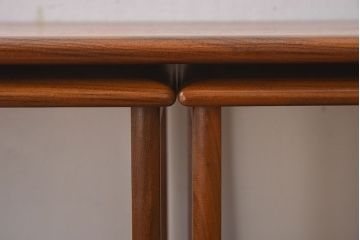 ヴィンテージ家具　北欧ビンテージ　G-PLAN(ジープラン)　チーク材　洗練されたデザインがおしゃれなネストテーブル(2)