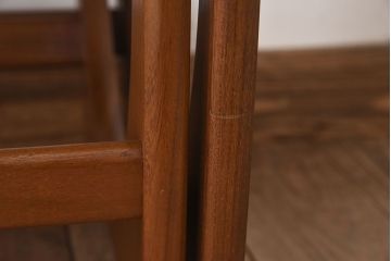 ヴィンテージ家具　北欧ビンテージ　G-PLAN(ジープラン)　チーク材　洗練されたデザインがおしゃれなネストテーブル(2)