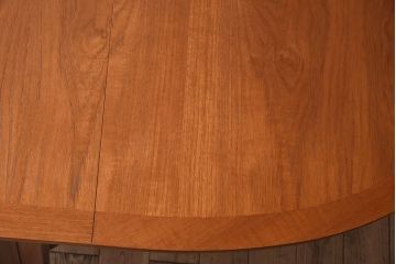 ヴィンテージ家具　北欧ビンテージ　G-PLAN(ジープラン)　チーク材製　木のぬくもりとスタイリッシュなデザインがお洒落なエクステンションテーブル