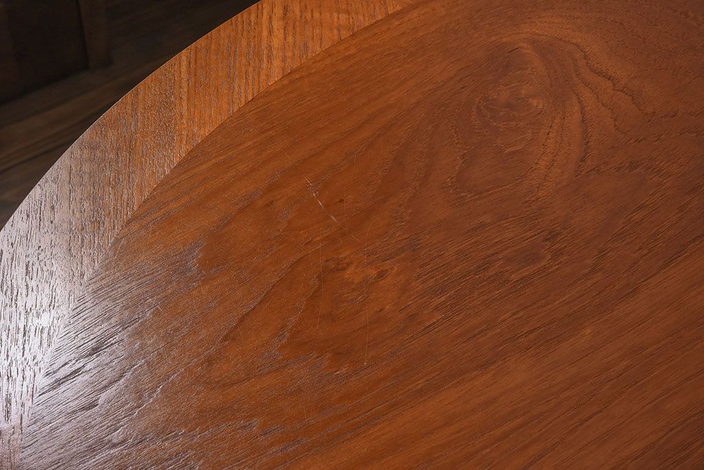 ヴィンテージ家具　北欧ビンテージ　G-PLAN(ジープラン)　チーク材製　木のぬくもりとスタイリッシュなデザインがお洒落なエクステンションテーブル