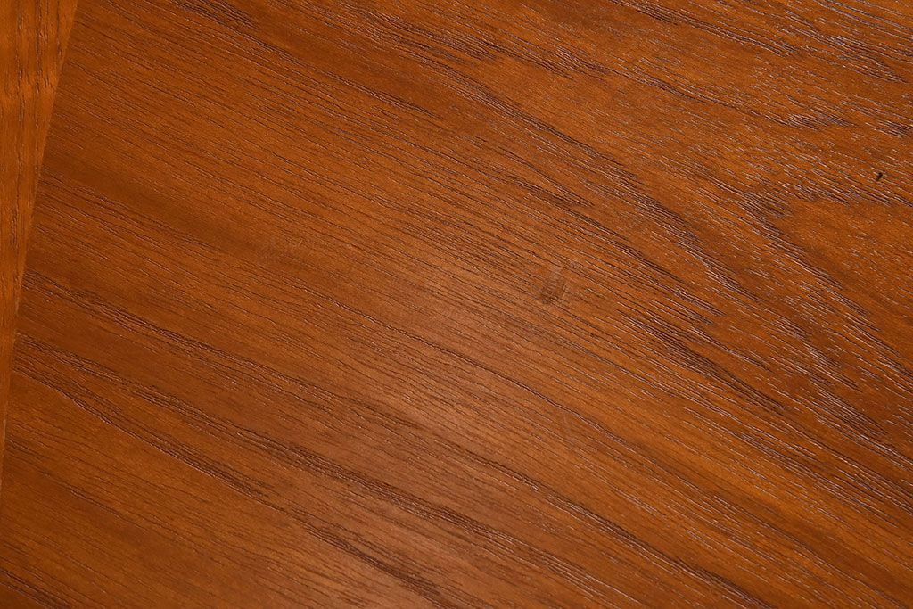 ヴィンテージ家具　北欧ビンテージ　G-PLAN(ジープラン)　チーク材製　木のぬくもりとスタイリッシュなデザインがお洒落なエクステンションテーブル