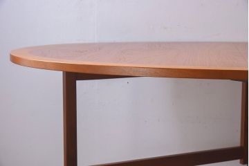 ヴィンテージ家具　北欧ビンテージ　G-PLAN(ジープラン)　チーク材製　木のぬくもりとスタイリッシュなデザインがお洒落なエクステンションテーブル