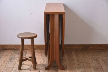 ヴィンテージ家具　北欧ビンテージ　G-PLAN(ジープラン)　チーク材製　木のぬくもりとスタイリッシュなデザインがお洒落なエクステンションテーブル