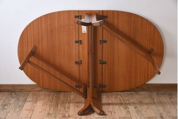 ヴィンテージ家具　北欧ビンテージ　G-PLAN(ジープラン)　チーク材製　木のぬくもりとスタイリッシュなデザインがお洒落なエクステンションテーブル