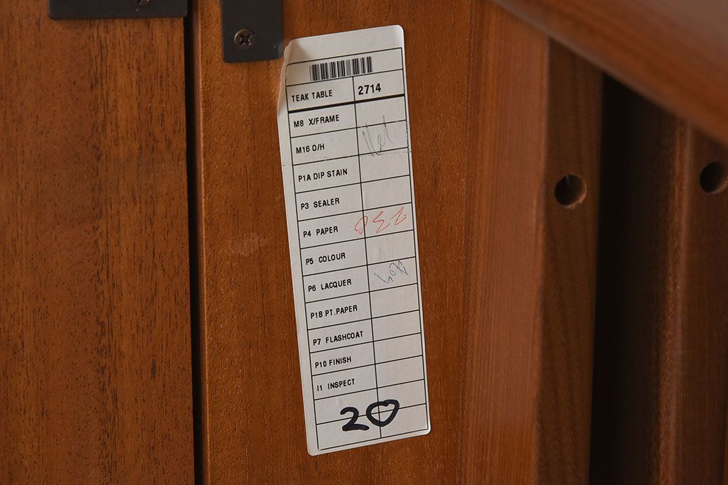 ヴィンテージ家具　北欧ビンテージ　G-PLAN(ジープラン)　チーク材製　木のぬくもりとスタイリッシュなデザインがお洒落なエクステンションテーブル