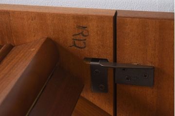 ヴィンテージ家具　北欧ビンテージ　G-PLAN(ジープラン)　チーク材製　木のぬくもりとスタイリッシュなデザインがお洒落なエクステンションテーブル