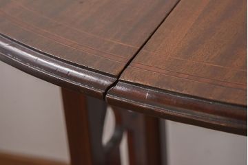 アンティーク家具　象嵌入り!ウォールナット材製　和製アンティークのバタフライテーブル(サイドテーブル)