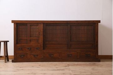 中古　民芸家具　楡材　総無垢　重厚な佇まいが趣ある六尺水屋箪笥サイドボード