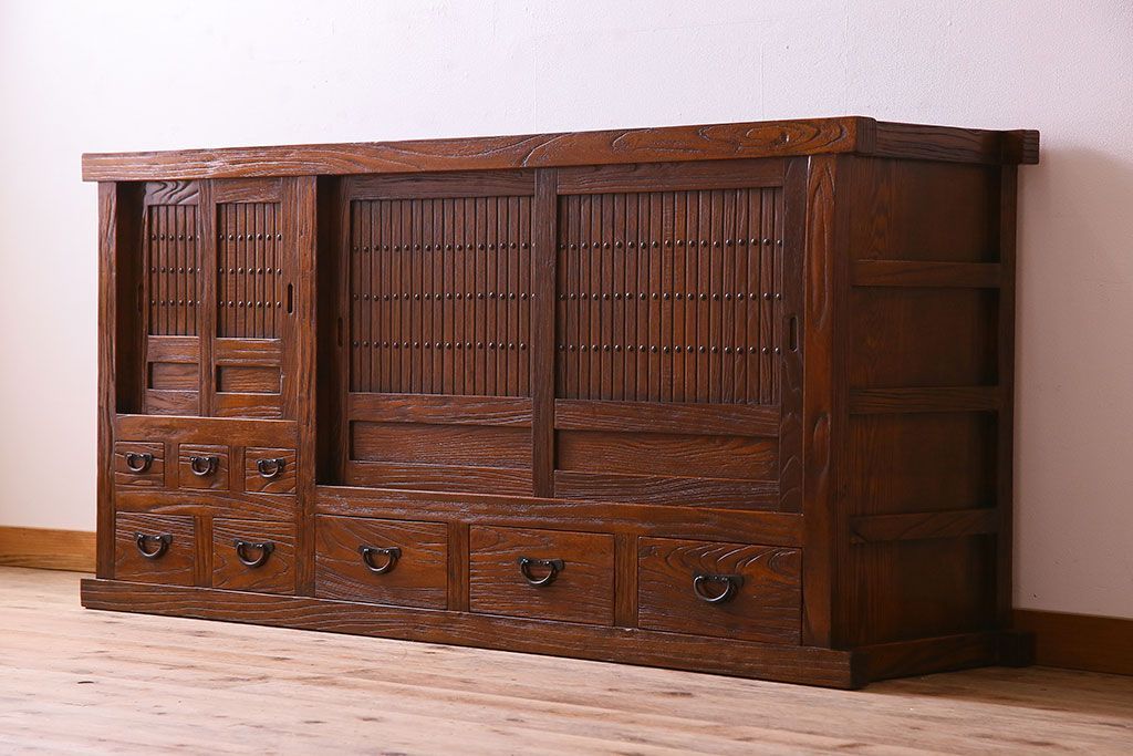 中古　民芸家具　楡材　総無垢　重厚な佇まいが趣ある六尺水屋箪笥サイドボード