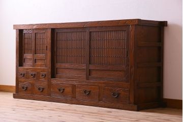 中古　民芸家具　楡材　総無垢　重厚な佇まいが趣ある六尺水屋箪笥サイドボード