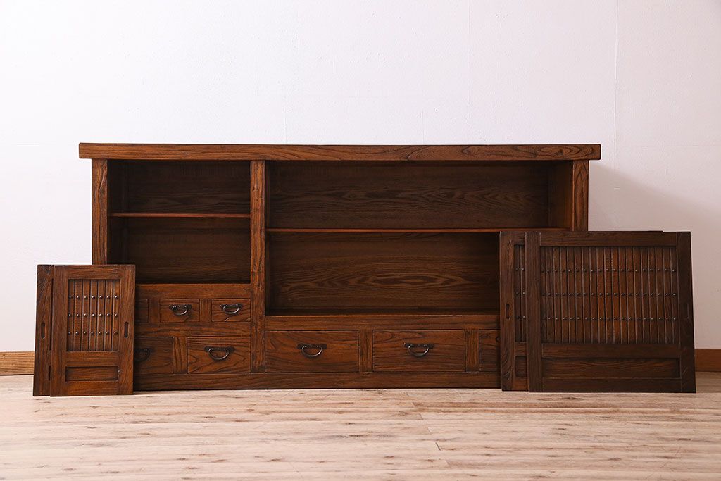 中古　民芸家具　楡材　総無垢　重厚な佇まいが趣ある六尺水屋箪笥サイドボード