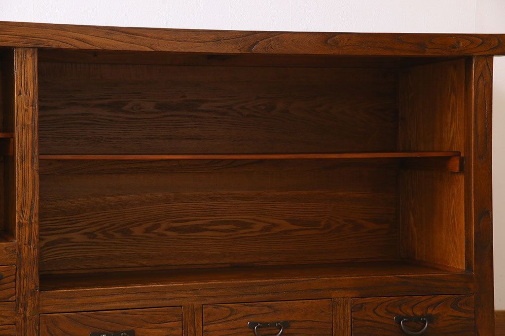 中古　民芸家具　楡材　総無垢　重厚な佇まいが趣ある六尺水屋箪笥サイドボード