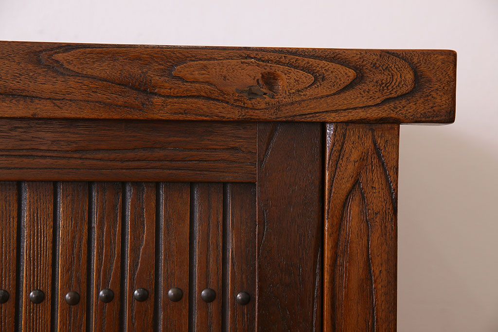 中古　民芸家具　楡材　総無垢　重厚な佇まいが趣ある六尺水屋箪笥サイドボード