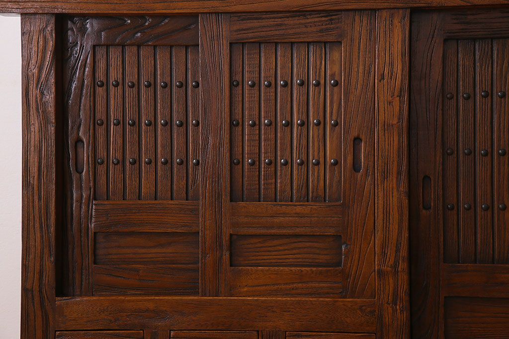 中古　民芸家具　楡材　総無垢　重厚な佇まいが趣ある六尺水屋箪笥サイドボード