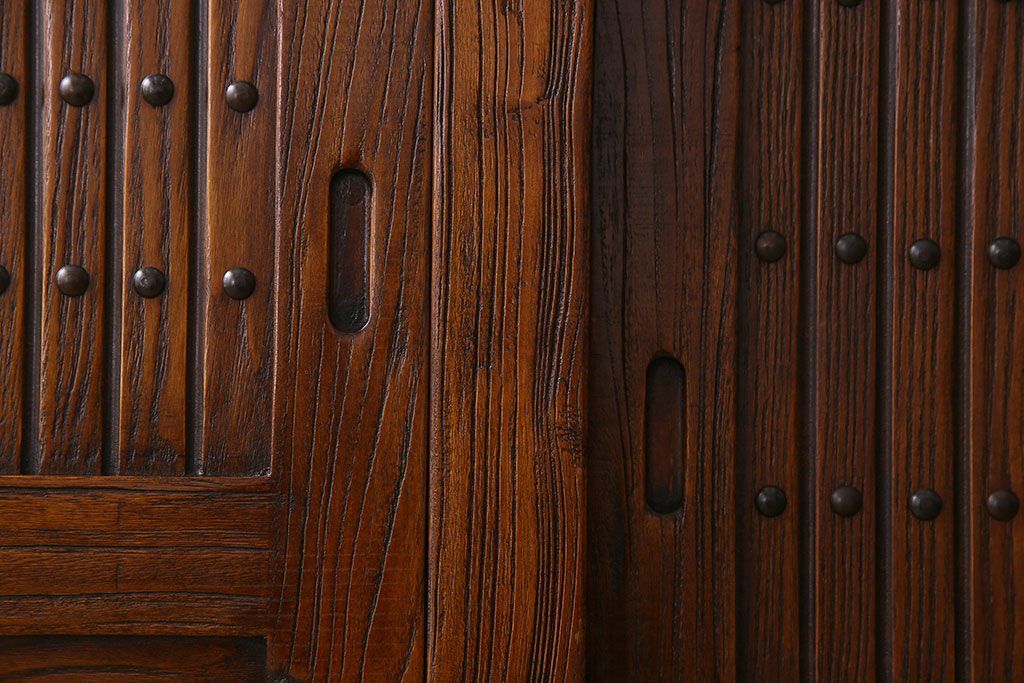 中古　民芸家具　楡材　総無垢　重厚な佇まいが趣ある六尺水屋箪笥サイドボード