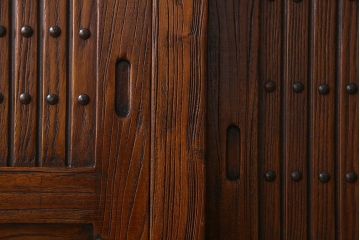 中古　民芸家具　楡材　総無垢　重厚な佇まいが趣ある六尺水屋箪笥サイドボード