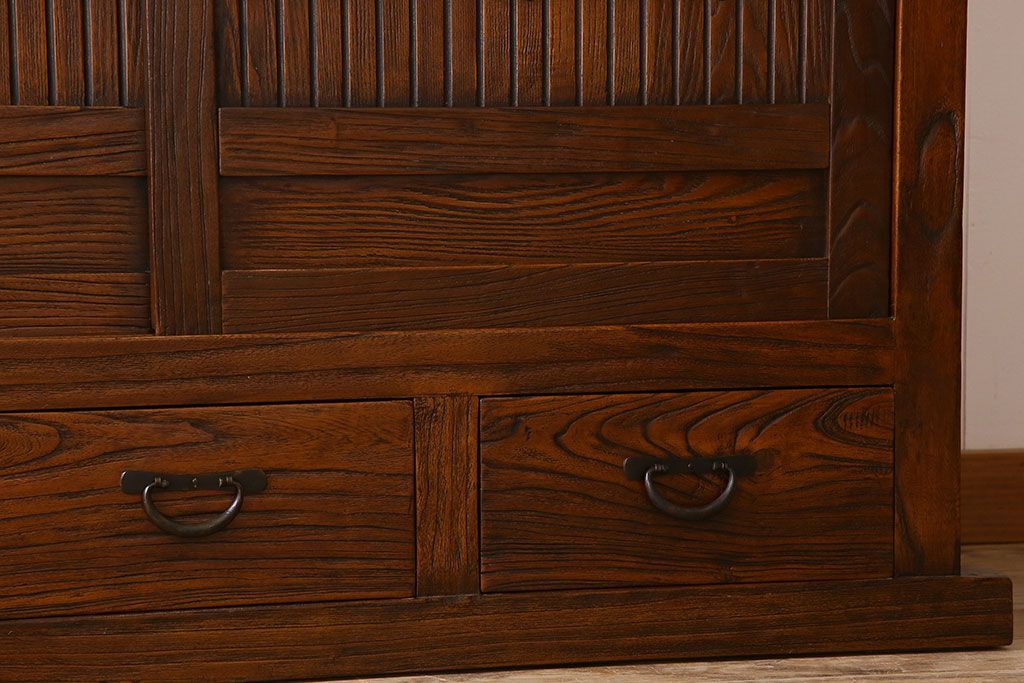 中古　民芸家具　楡材　総無垢　重厚な佇まいが趣ある六尺水屋箪笥サイドボード