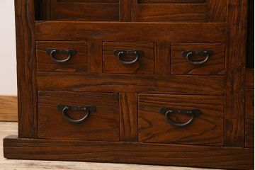 中古　民芸家具　楡材　総無垢　重厚な佇まいが趣ある六尺水屋箪笥サイドボード