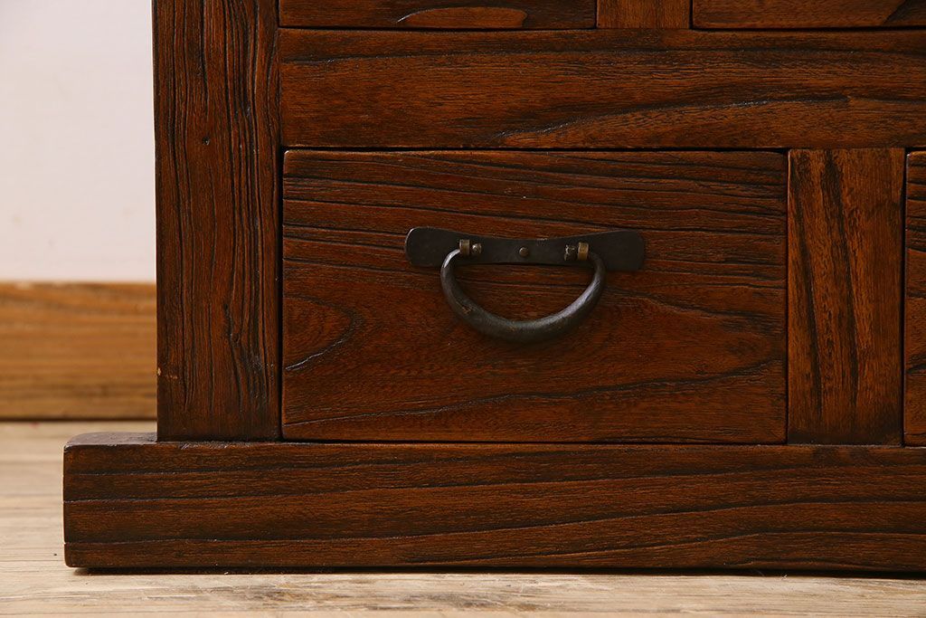 中古　民芸家具　楡材　総無垢　重厚な佇まいが趣ある六尺水屋箪笥サイドボード