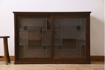 アンティーク家具　ラフジュ工房オリジナルステンドグラス　大正ロマン　栗材製　結霜ガラス!ステンドグラスと当時物の色ガラスが美しい和製アンティークのガラスケース(ショーケース)(2)