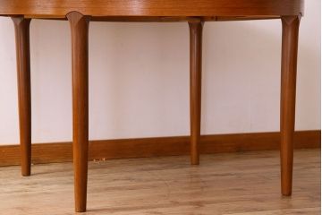 ヴィンテージ家具　北欧ビンテージ　MEREDEW社製!丸型エクステンションテーブル