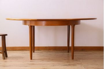 ヴィンテージ家具　北欧ビンテージ　MEREDEW社製!丸型エクステンションテーブル