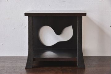 アンティーク雑貨　漆塗り　透かしが和モダンなアンティーク花台(飾り台)