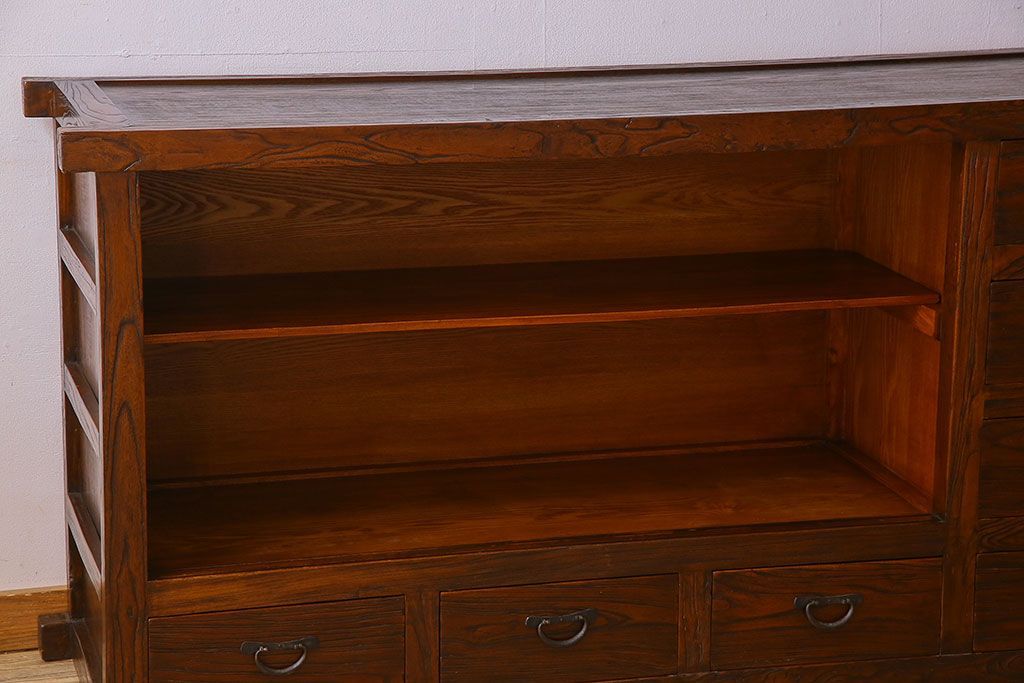 中古　民芸家具　楡材総無垢　重厚な佇まいが趣ある六尺水屋箪笥サイドボード(2)