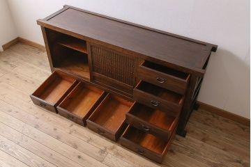 中古　民芸家具　楡材総無垢　重厚な佇まいが趣ある六尺水屋箪笥サイドボード(2)