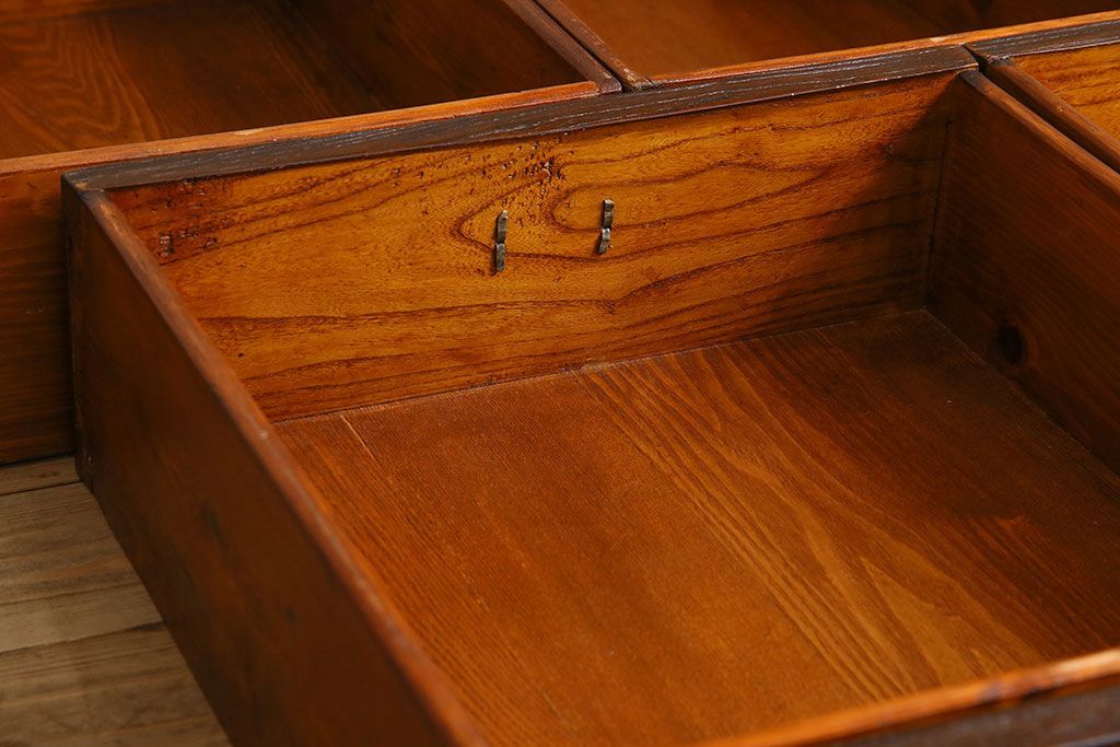 中古　民芸家具　楡材総無垢　重厚な佇まいが趣ある六尺水屋箪笥サイドボード(2)