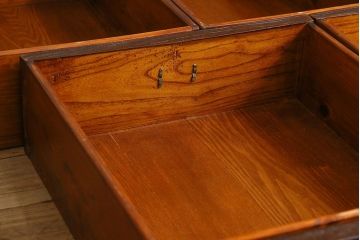 中古　民芸家具　楡材総無垢　重厚な佇まいが趣ある六尺水屋箪笥サイドボード(2)