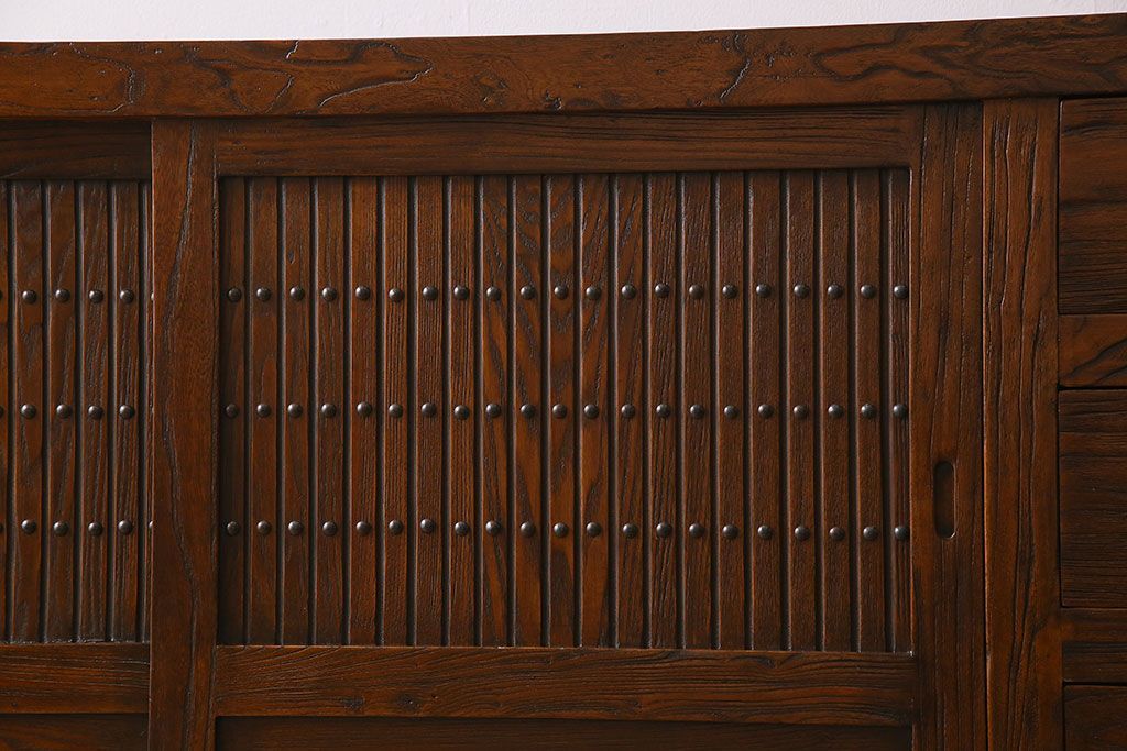 中古　民芸家具　楡材総無垢　重厚な佇まいが趣ある六尺水屋箪笥サイドボード(2)