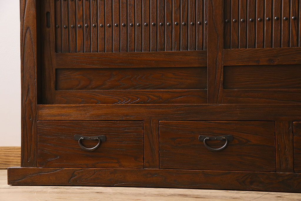 中古　民芸家具　楡材総無垢　重厚な佇まいが趣ある六尺水屋箪笥サイドボード(2)