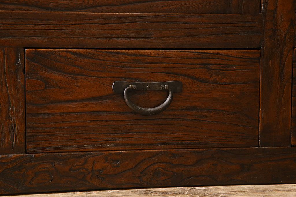中古　民芸家具　楡材総無垢　重厚な佇まいが趣ある六尺水屋箪笥サイドボード(2)