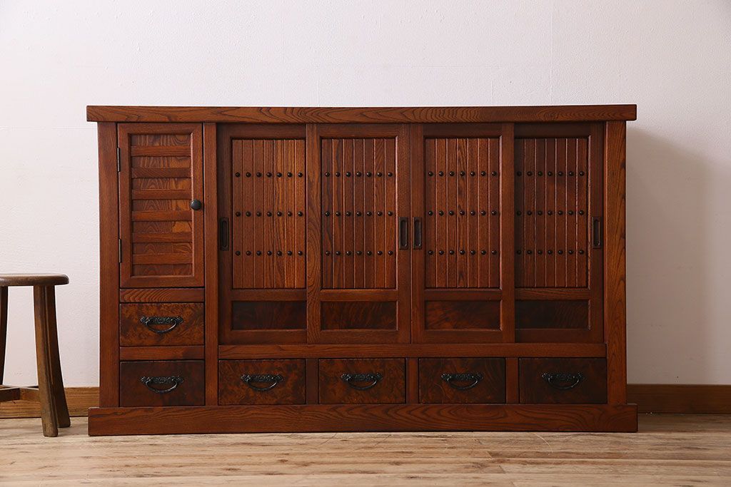 中古　民芸家具　楡材総無垢　重厚な佇まいが趣ある五尺水屋箪笥サイドボード