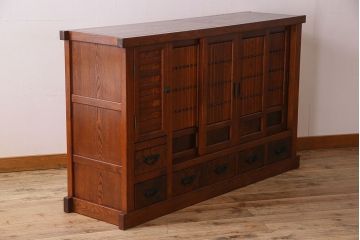 中古　民芸家具　楡材総無垢　重厚な佇まいが趣ある五尺水屋箪笥サイドボード