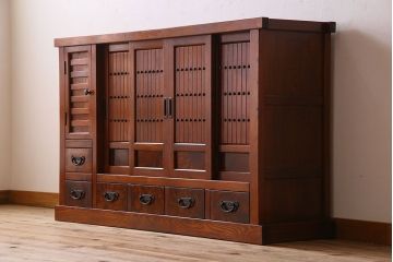 中古　民芸家具　楡材総無垢　重厚な佇まいが趣ある五尺水屋箪笥サイドボード