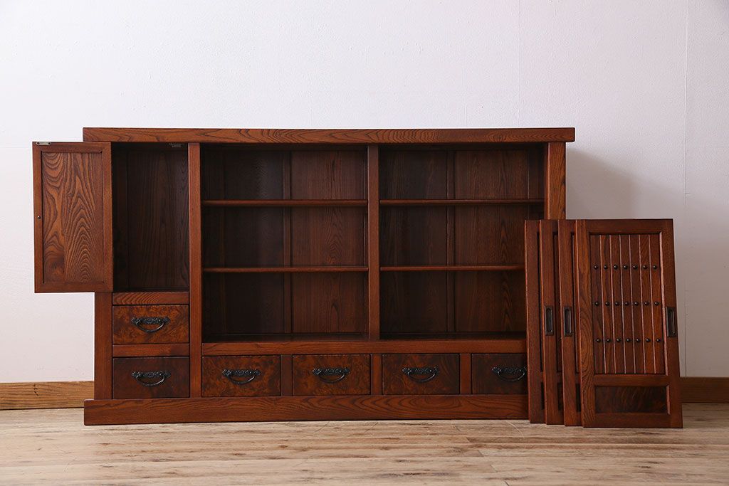 中古　民芸家具　楡材総無垢　重厚な佇まいが趣ある五尺水屋箪笥サイドボード